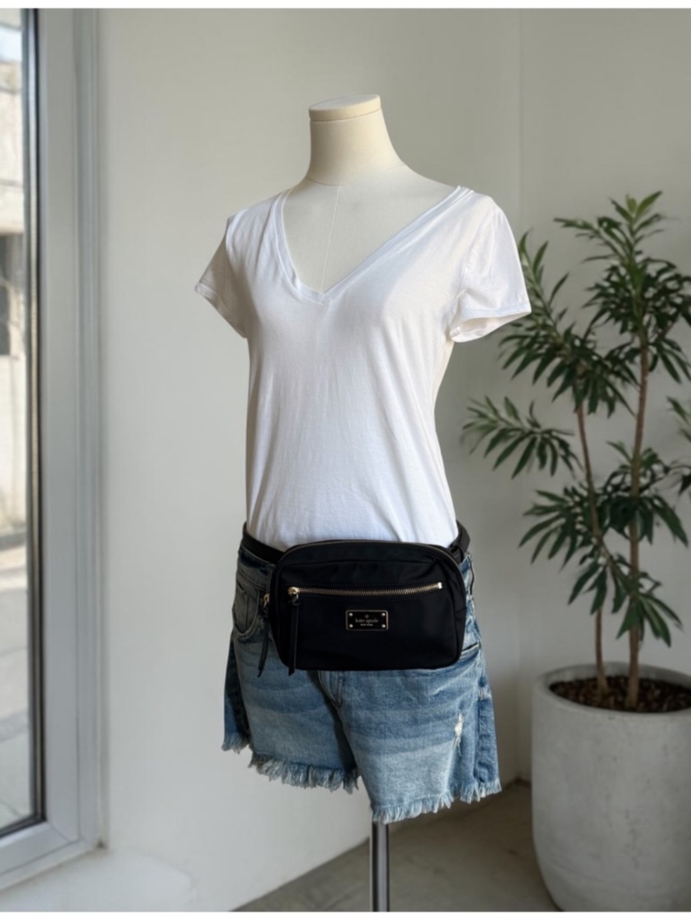 Authentic Kate Spade Black Nylon Zip Top Belt Bag Fanny Pack! One Size! - Picture 2 of 11